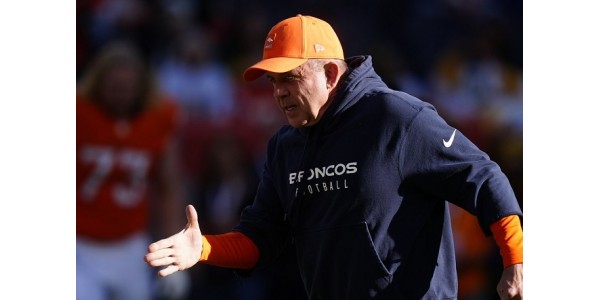 Denver Broncosin päävalmentaja saavutti kolmivuotisen suunnitelmansa ja eteni pudotuspeleihin
